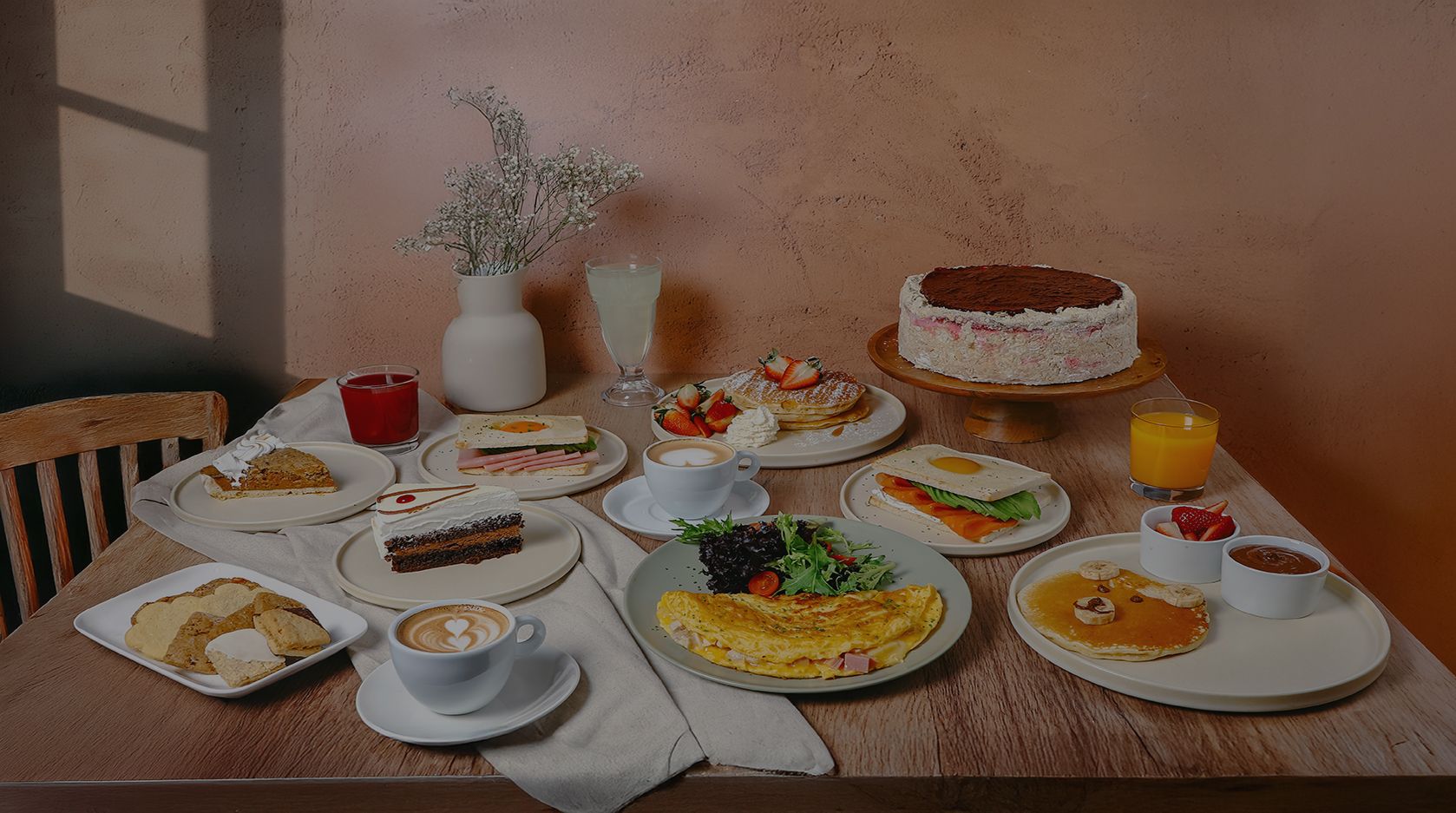 Desayunos, pastelería, tortas, sándwiches y café de la carta de L'angolo.